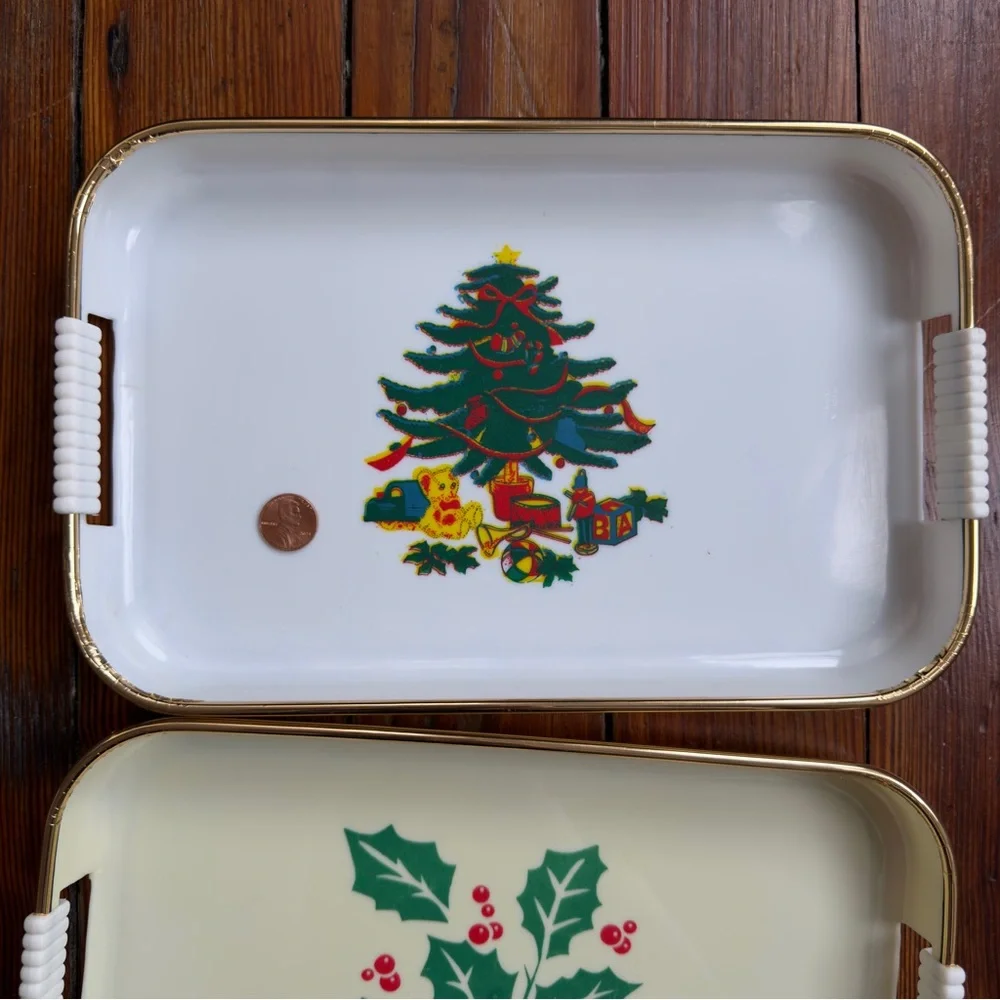 2 vintage Christmas snack trays 1x7x11”